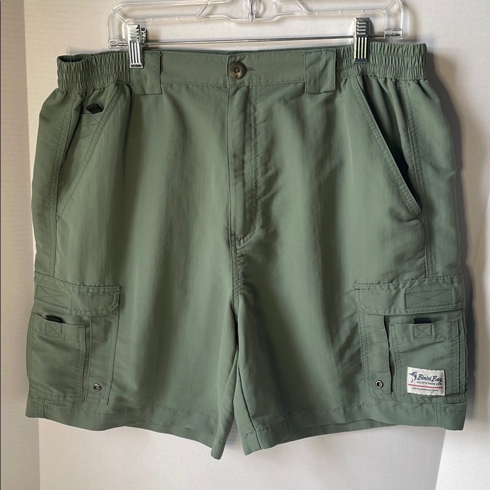 Bimini Bay Men's  Size 40 Green Cargo Shorts  Lots of Pockets